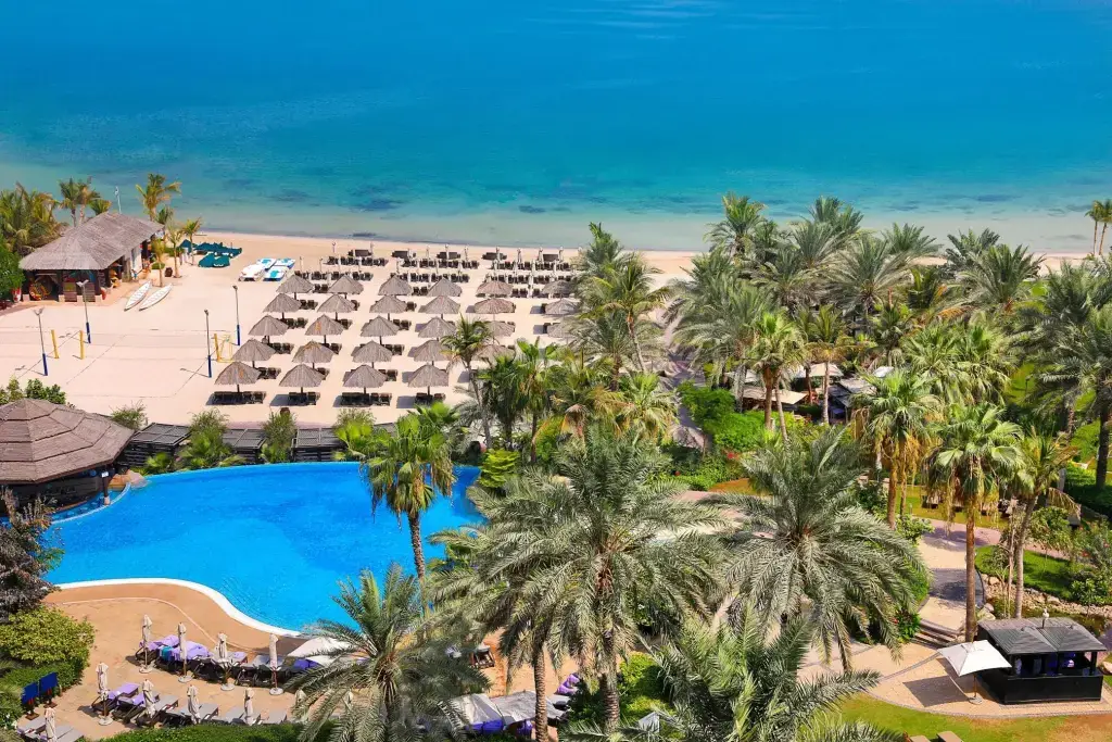 Отель Le Méridien Mina Seyahi Beach Resort & Waterpark — фото 1