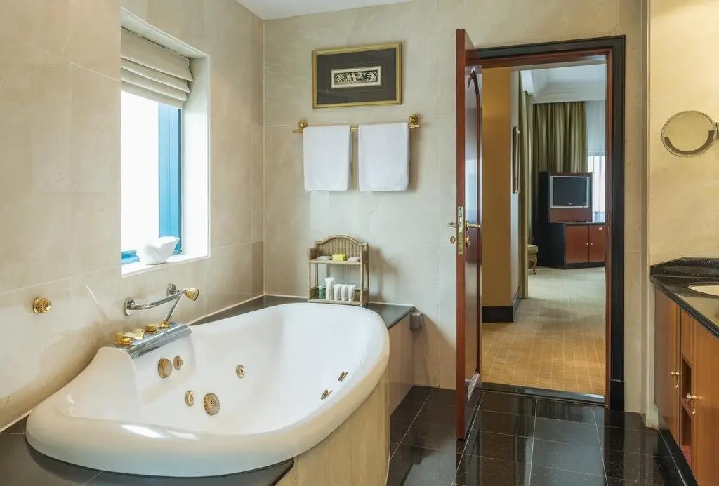 Дубай: Majestic Cove Hotel