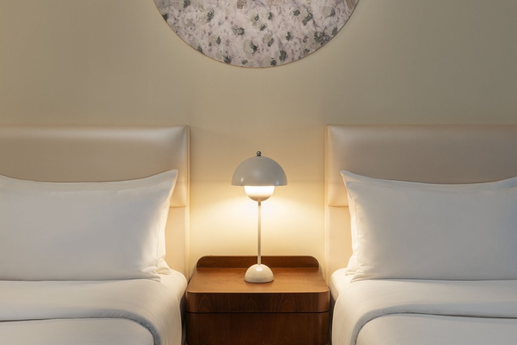 Дубай: Majestic Cove Hotel