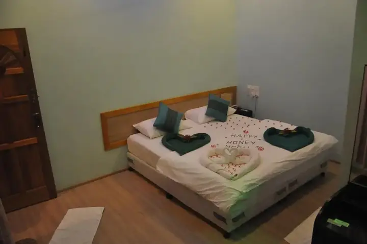 Расду: Rasdhoo Coralville