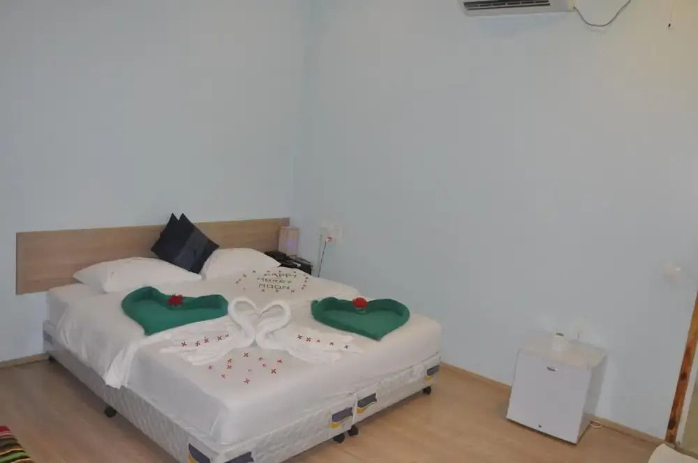 Расду: Rasdhoo Coralville