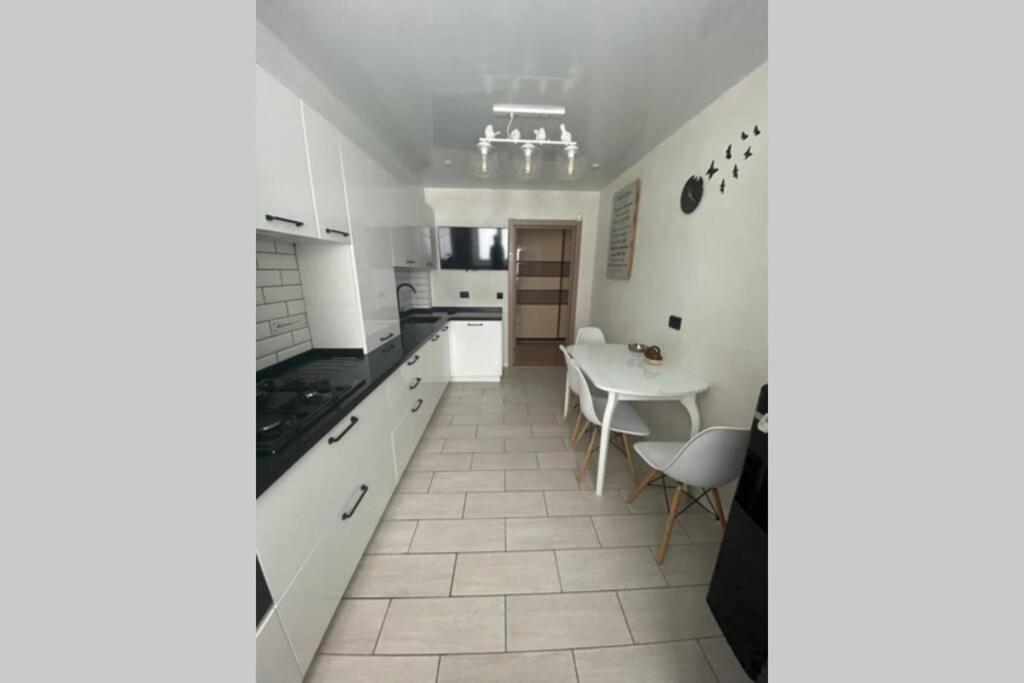 Екатеринбург: Apartments European 2 комнатная квартира
