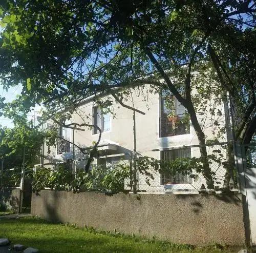 Телави: Omsi House