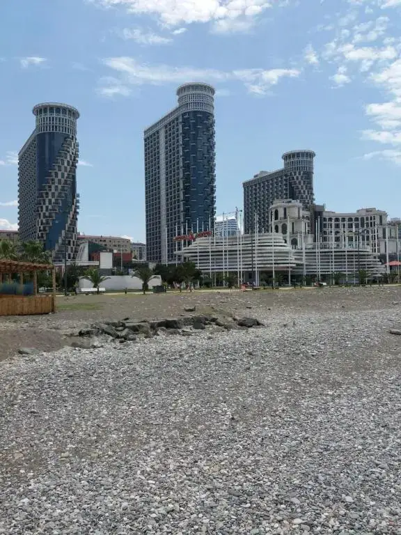 Батуми: Batumi Orbi Sea Towers