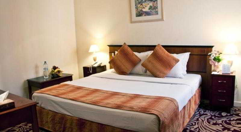 Шарджа: Sun And Sands Plaza Hotel