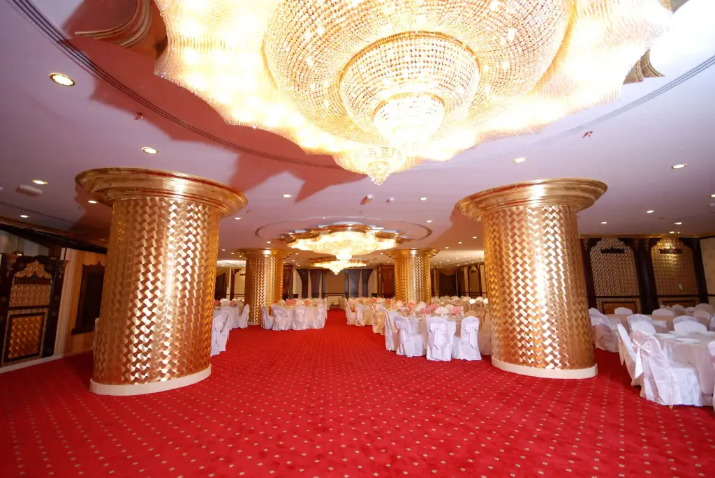 Шарджа: Al Bustan Tower Hotel Suites