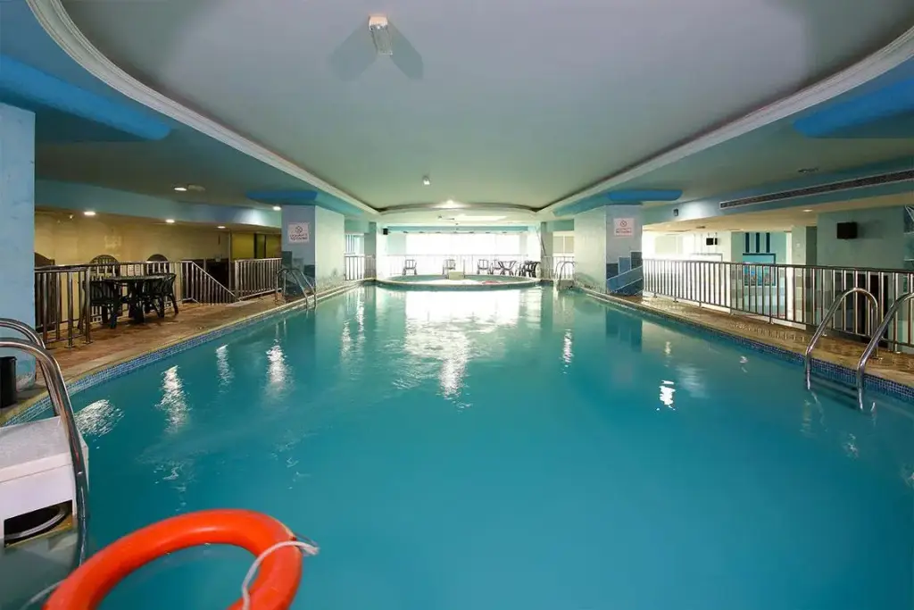 Шарджа: Al Bustan Tower Hotel Suites