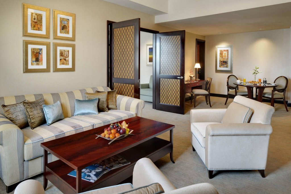 Дубай: Crowne Plaza Dubai Jumeirah an IHG Hotel
