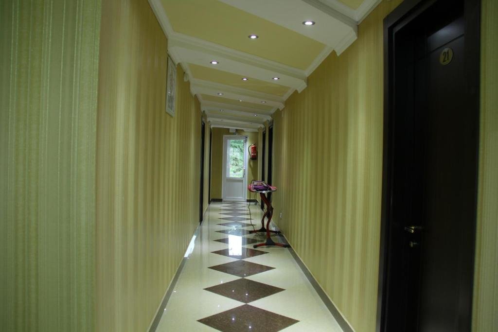 Уреки: Hotel Exotica