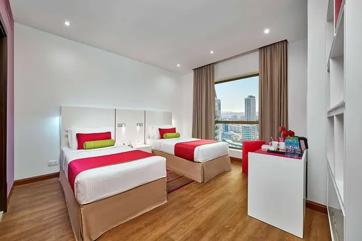 Дубай: Ramada Hotel & Suites by Wyndham JBR
