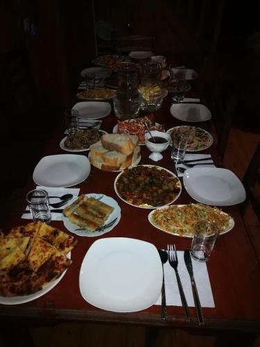 Местиа: Guest House Shikhra