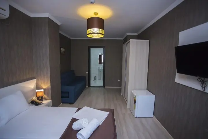 Батуми: Hotel & Cafe Batus