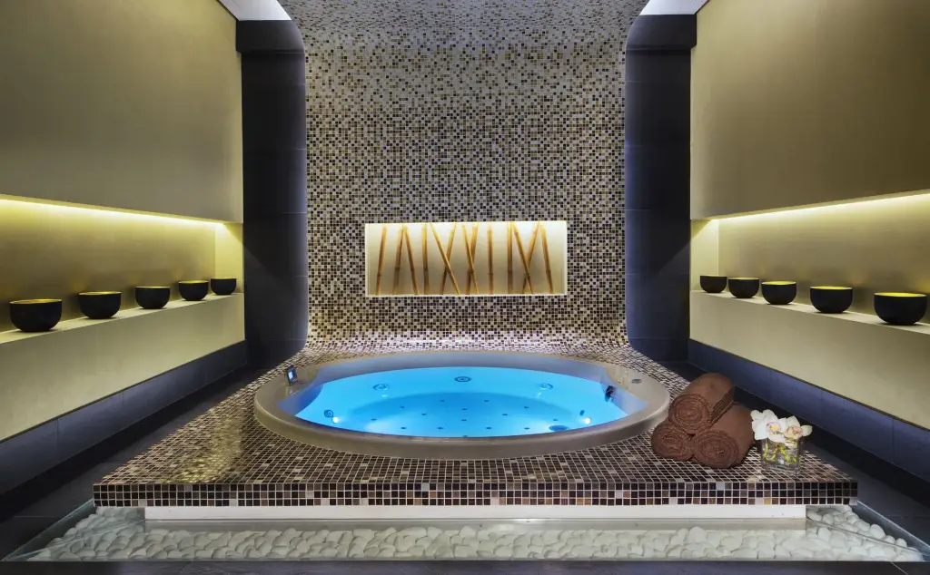 Дубай: DAMAC Maison Cour Jardin