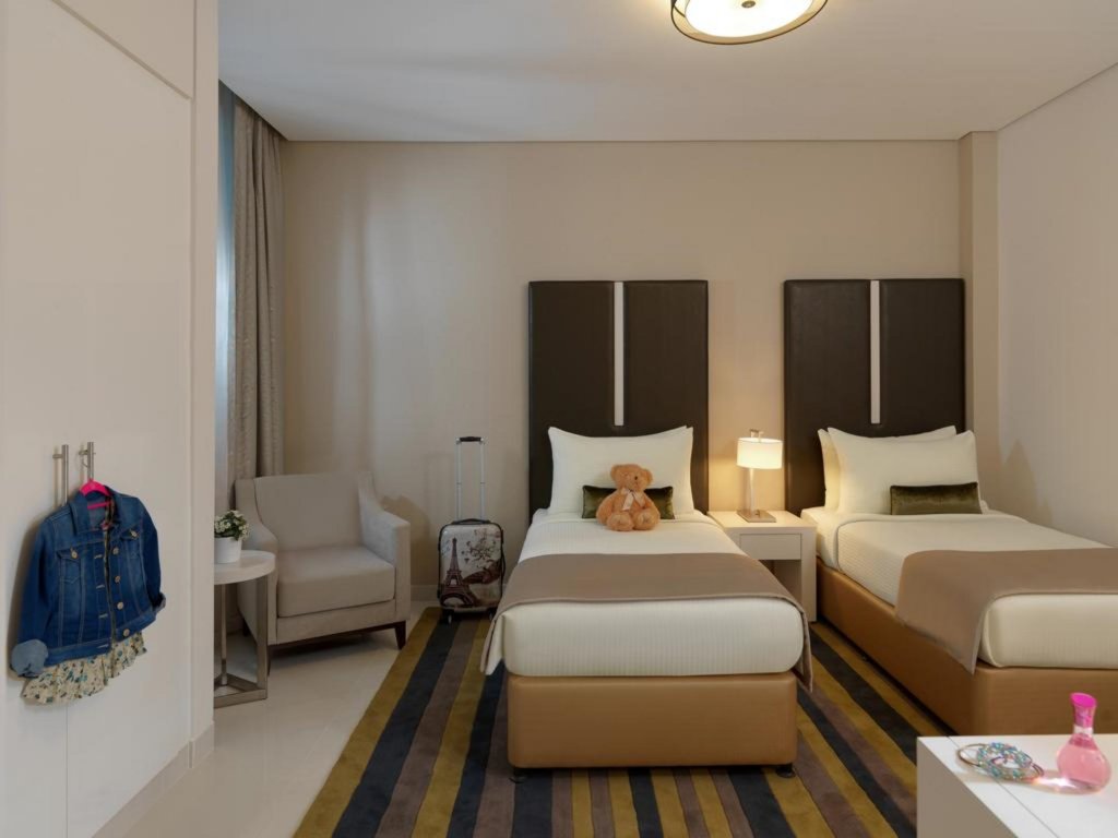 Дубай: DAMAC Maison Cour Jardin