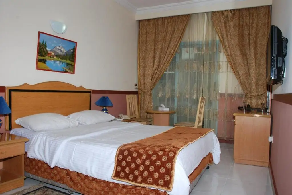 Дубай: San Marino Hotel