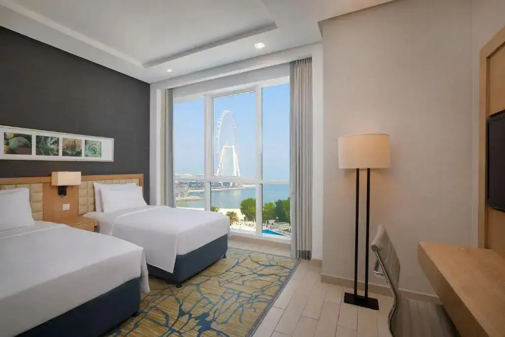 Дубай: DoubleTree by Hilton Dubai - Jumeirah Beach