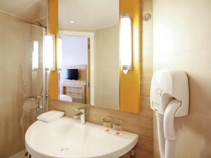 Дубай: Отель ibis One Central Hotel