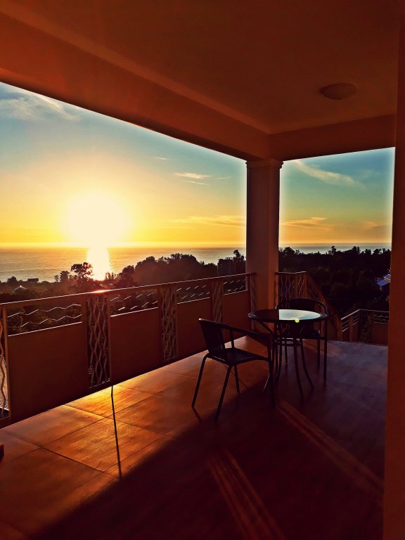 Батуми: Гостевой Дом Sunset Paradise