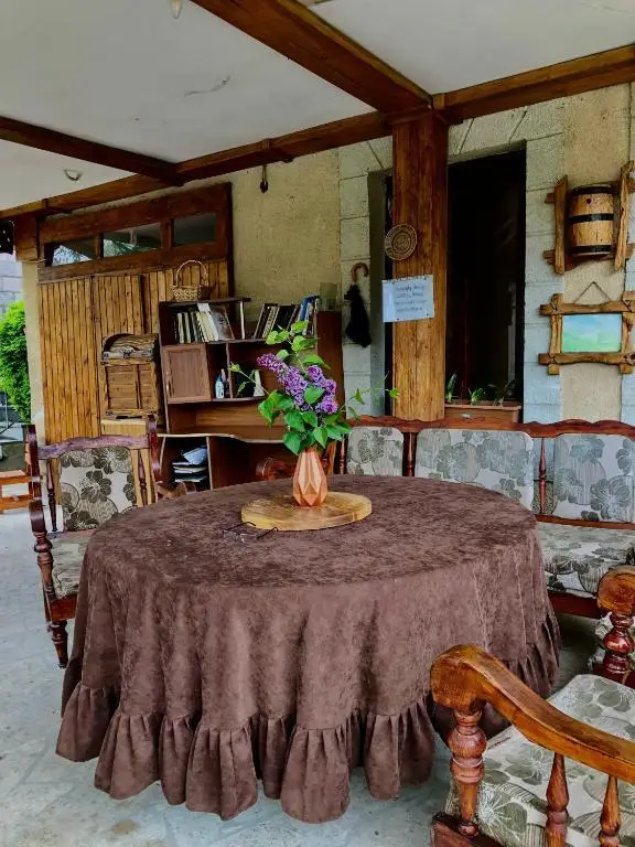 Иджеван: Guest House Anakhit