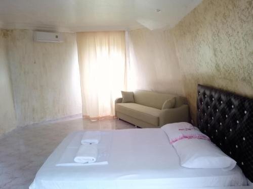 Батуми: Hotel-Kakhaberi