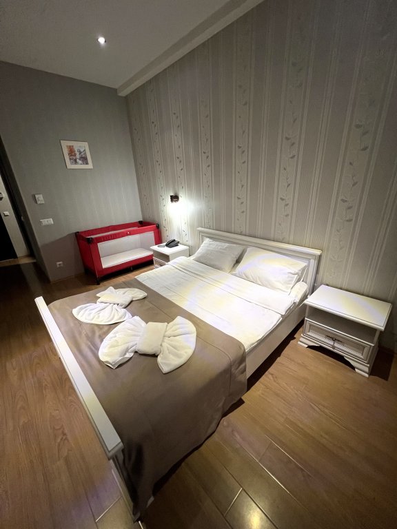 Тбилиси: Отель Granada Hotel and Restaurant