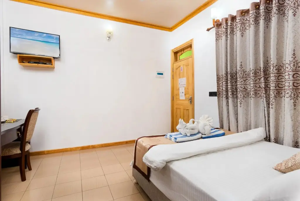 Укулхас: Thundee Inn