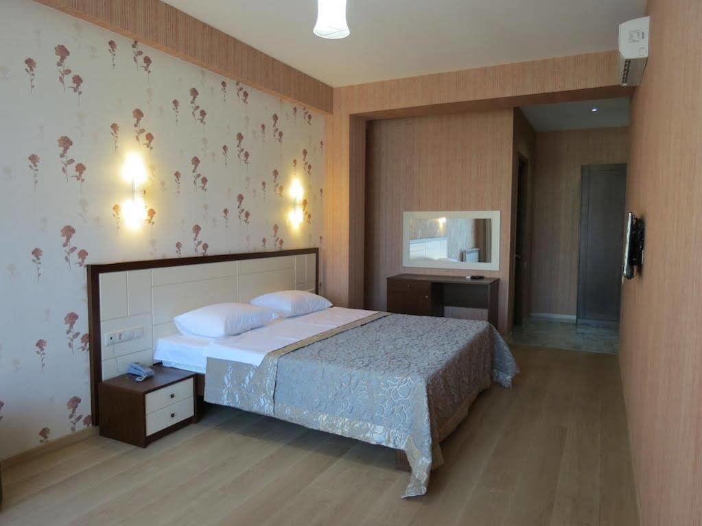 Батуми: Hotel Rio