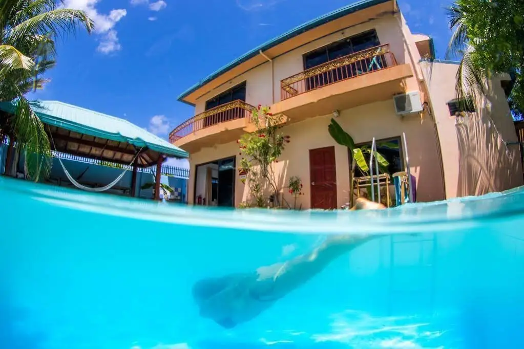 Северный атолл Мале: Just Surf Villa Maldives