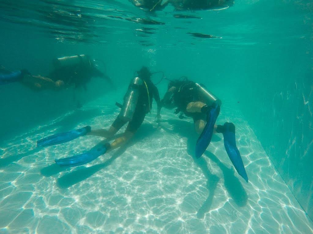 Северный атолл Мале: Just Surf Villa Maldives