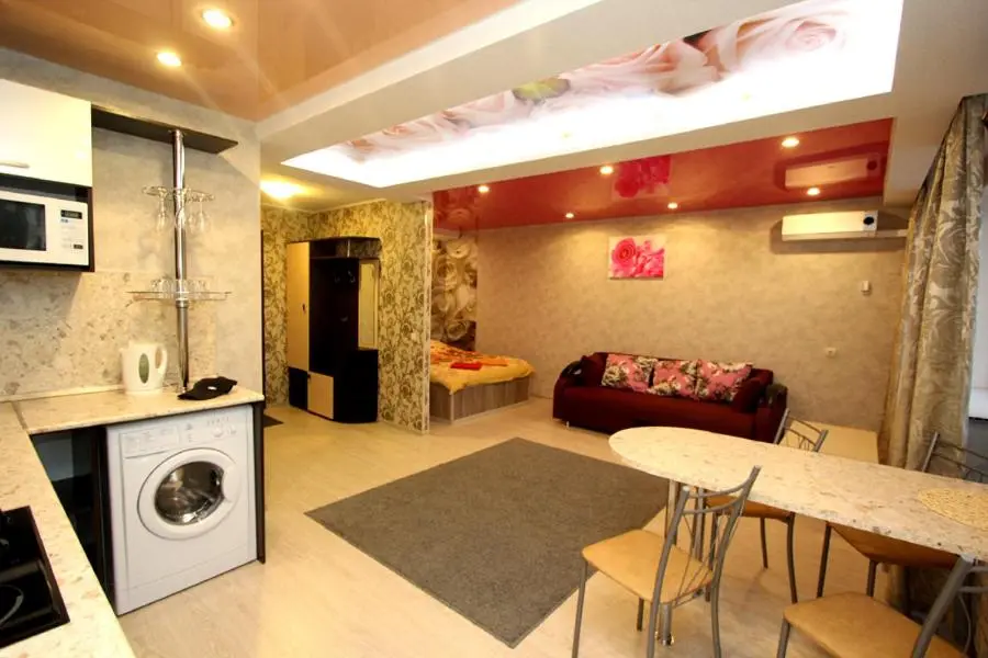 Екатеринбург: Apartment on st. Samotsvetnyy Bul'var