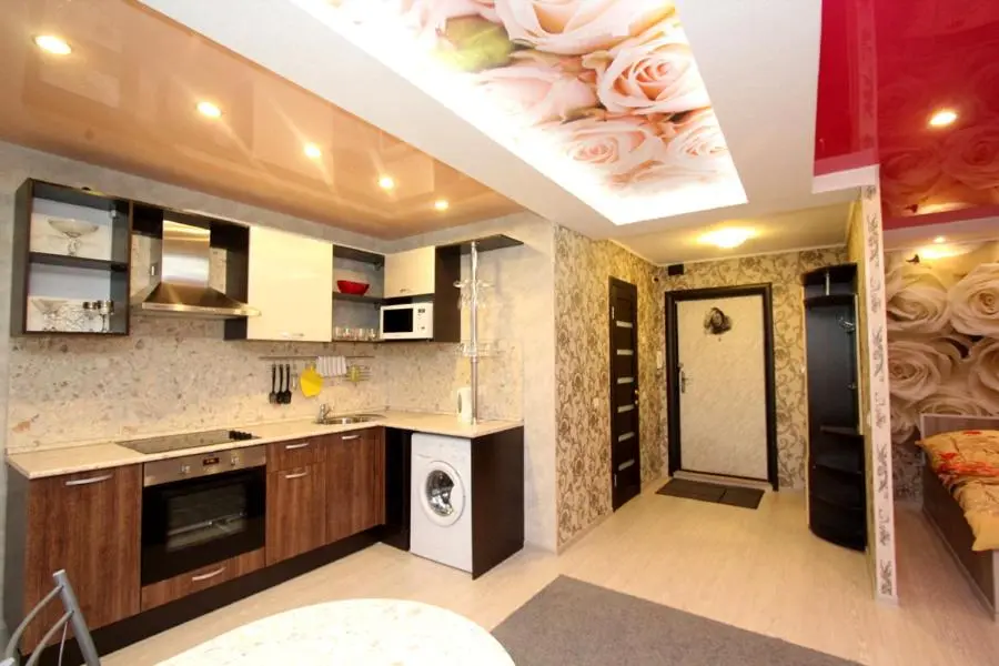 Екатеринбург: Apartment on st. Samotsvetnyy Bul'var