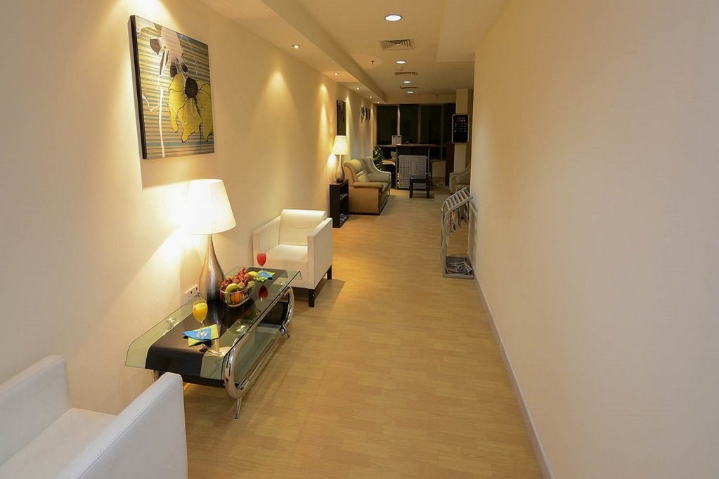 Дубай: Al Waleed Palace Hotel Apartment Al Barsha