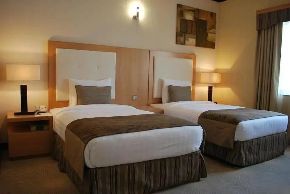 Дубай: London Crown Hotel