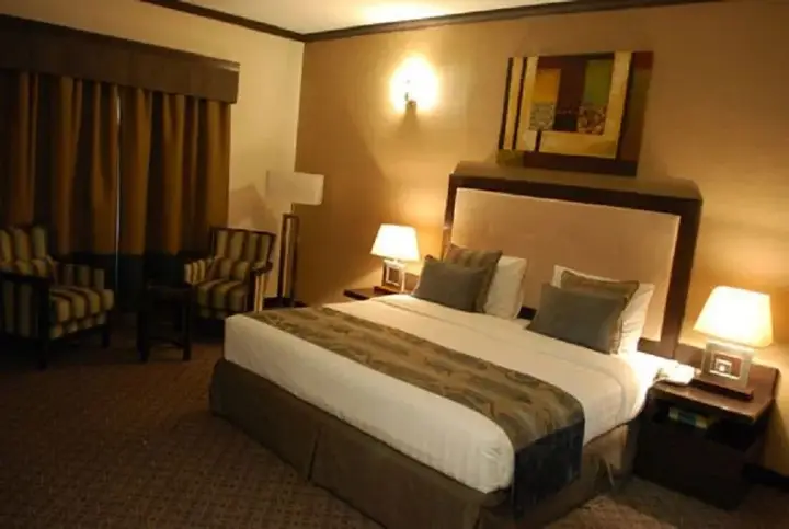 Дубай: London Crown Hotel