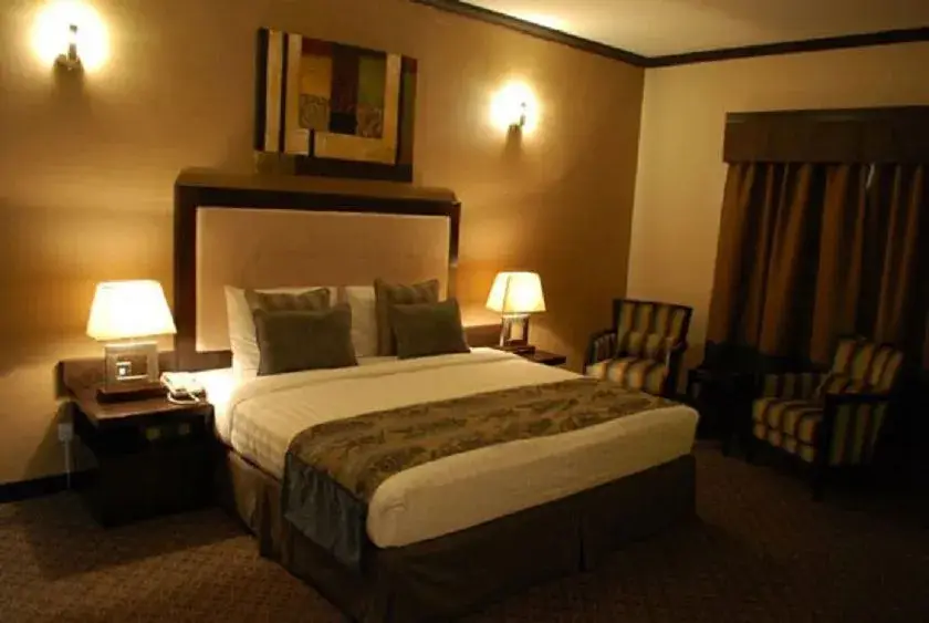 Дубай: London Crown Hotel
