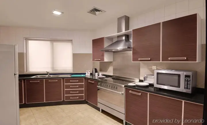 Дубай: Lotus Grand Hotel Apartments