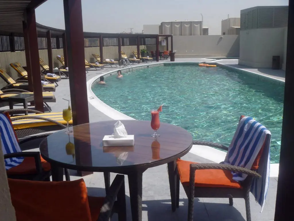 Дубай: Lotus Grand Hotel Apartments
