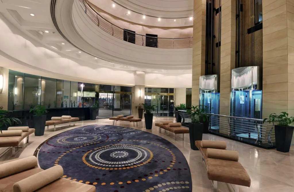 Дубай: Lotus Grand Hotel Apartments
