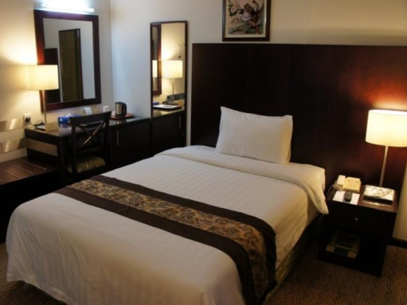 Дубай: Dream Palace Hotel