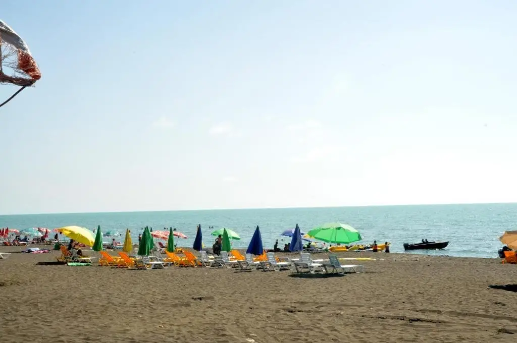 Уреки: Holiday Home