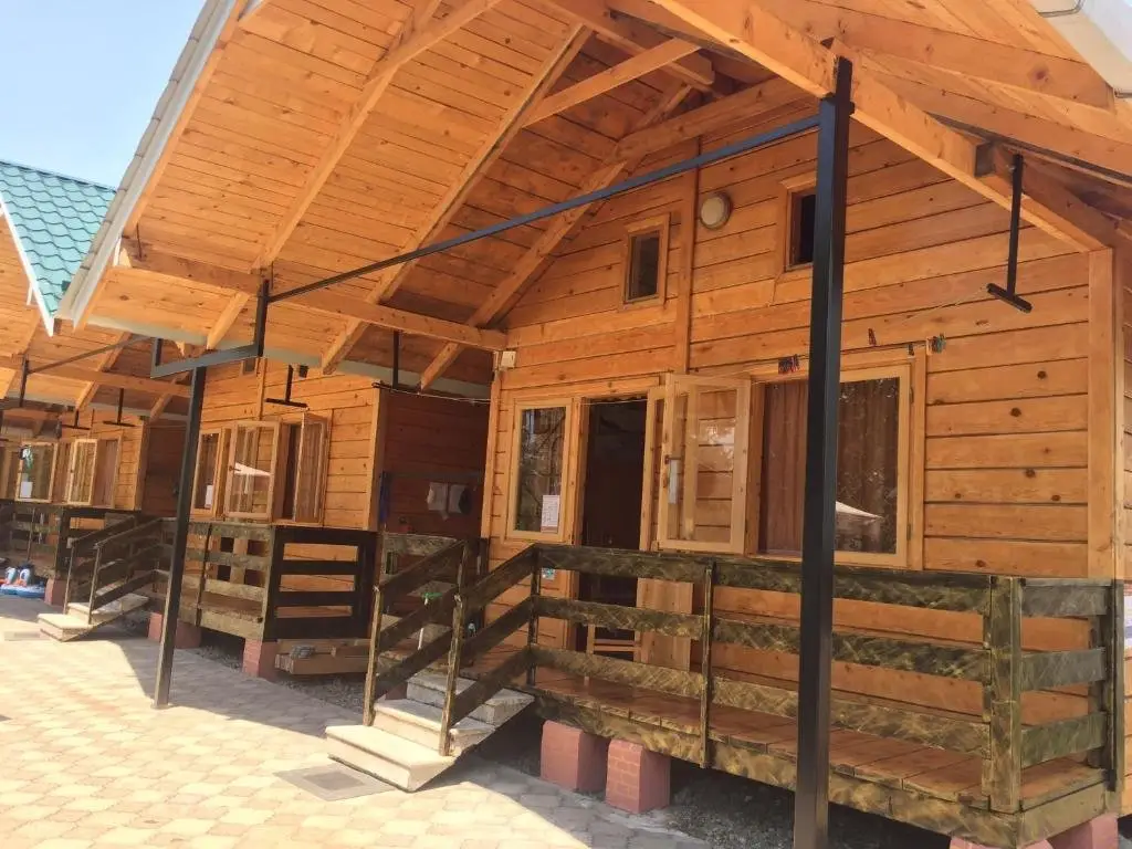 Уреки: Holiday Home