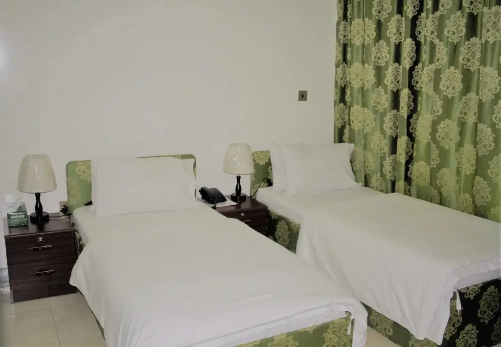 Дубай: Sky Hotel Apartments