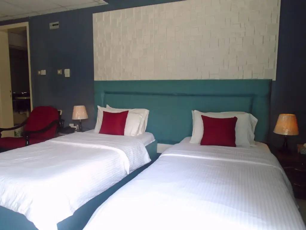 Дубай: Sky Hotel Apartments