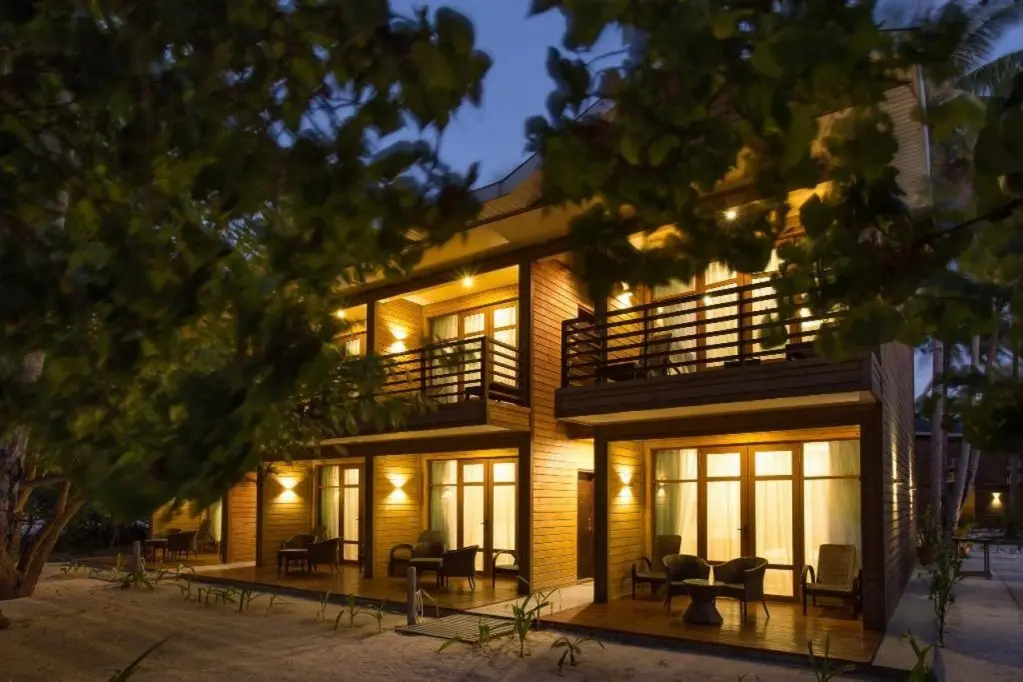 Северный атолл Мале: Pearl Sands of Maldives