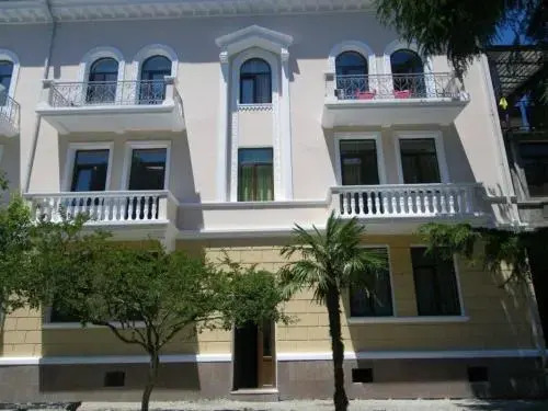 Батуми: Family Hotel ELIZI