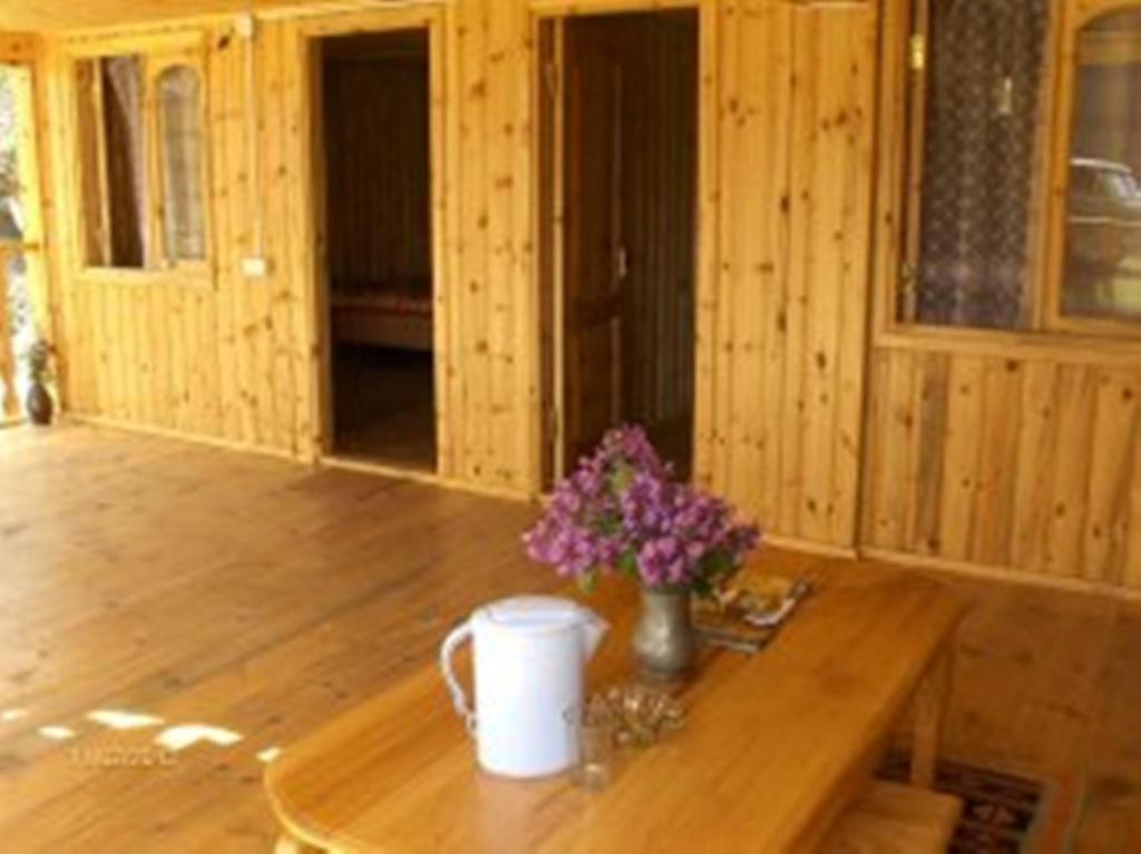 Омало: Guest House Mirgvela
