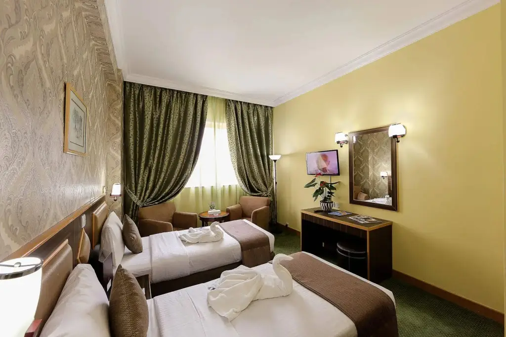 Дубай: Jonrad Hotel