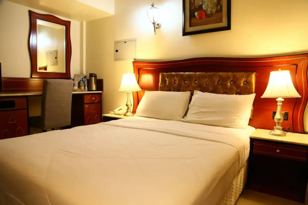 Дубай: Saffron Hotel