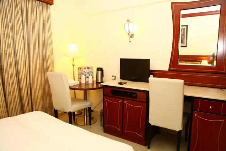 Дубай: Saffron Hotel