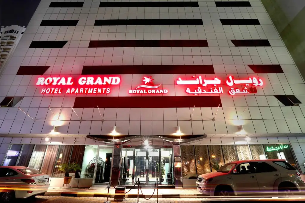 Royal Grand Suite Hotel — фото 1